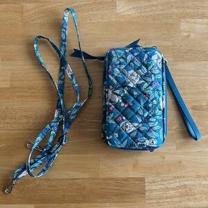 Vera Bradley RFID All in One Crossbody Bag Hanging Around